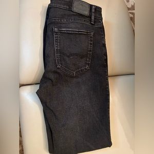 American Eagle men’s jeans